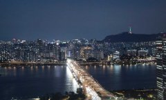 基斯坦第二大城市拉合尔时隔19年再次庆贺具有长